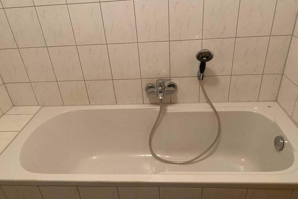 Beste Lage In Rostock: 2-Zimmerwohnung Mit Balkon Im 1.Og 외부 사진
